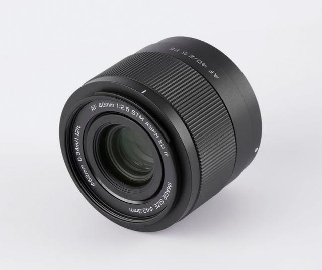 Viltrox AF 40mm F2.5 – Obiettivo Full Frame Per Sony E-Mount, Compatto E Con Messa A Fuoco STM